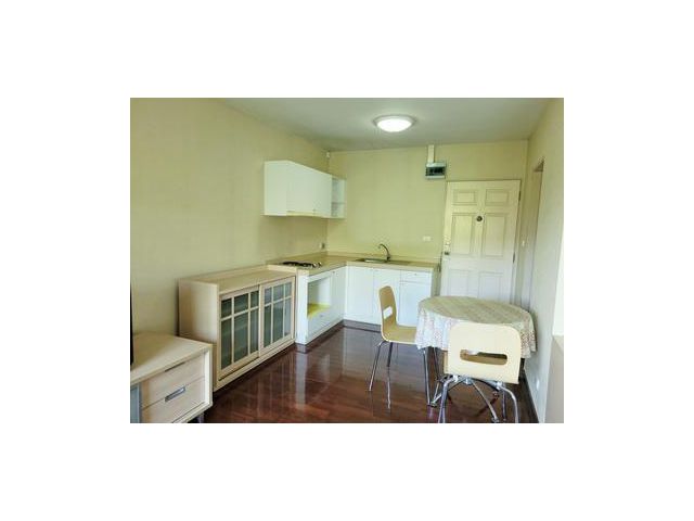 คอนโดพร้อมอยู่ ใกล้รถไฟฟ้า วิลมอร์ คอนโดมิเนียม