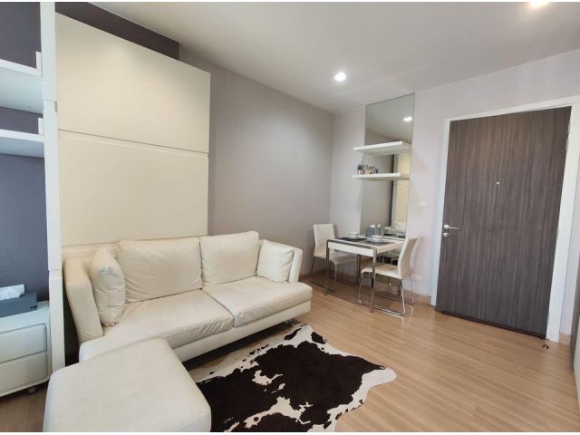 ขายคอนโดหรู Urbano Absolute สาทร-ตากสิน