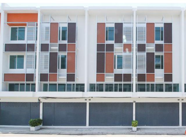 ให้เช่าทาวน์โฮม3 ชั้น วิซิโอ  ร่มเกล้า-สุวรรณภูมิ
