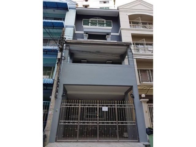 ขายทาวน์โฮม4ชั้นย่านสุขุมวิท101วชิรธรรมสาธิต