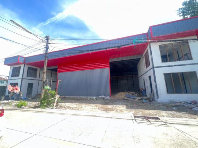 โรงงาน สํา เร็ จ. รูป พร้อมออฟฟิศ  ลําลูกกา คลอง 4 ขนาด 350 ตรม.