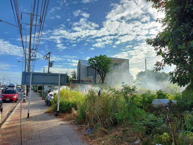 ขายที่ดิน 16 ไร่ครึ่ง ติดถนนกรุงเทพฯ-ปทุมธานี 8 เลน (สาย 307)  ขายไร่ละ 13 ล้าน  ใกล้ห้างเดอะทรี