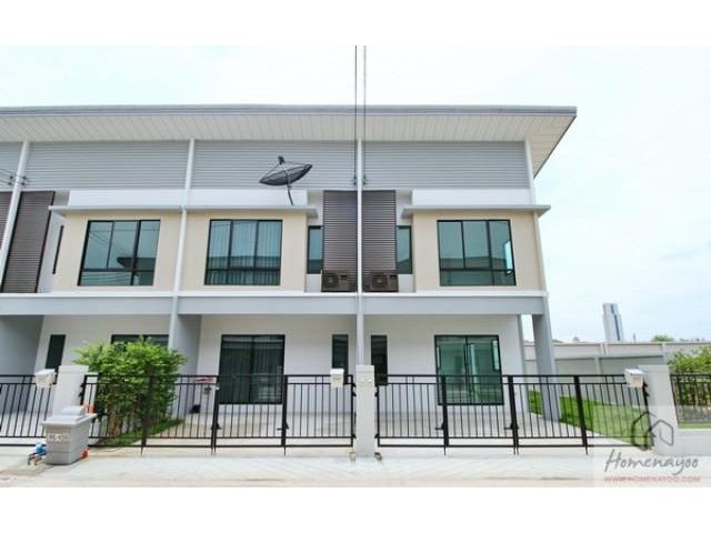 ให้เช่าทาวน์โฮม 2 ชั้นพร้อมเฟอร์นิเจอร์ครบครัน หมู่บ้านโมดิ วิลล่าบางนา ใกล้ ม.เอเบค