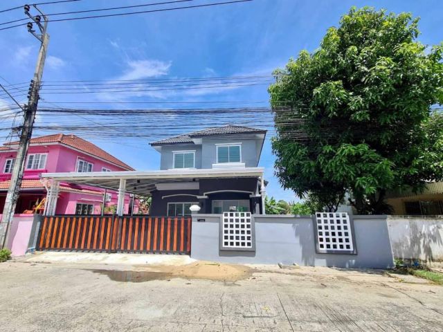บ้านเดี่ยวหลังใหญ่ 2 ชั้น #หมู่บ้านเคซีการ์เด้นโฮม18  สวยงามมากๆ ตัวบ้านไม่ร้อน สีที่ใช้เป็นสีอายุ 10 ปี สีเกรดพรีเมี่ยม