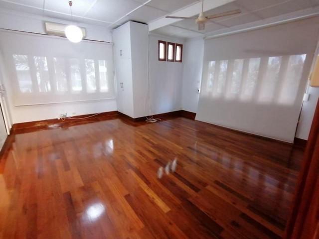 ให้เช่าบ้านเดี่ยว ถนนสารสิน ตรงข้ามสวนลุมพินี