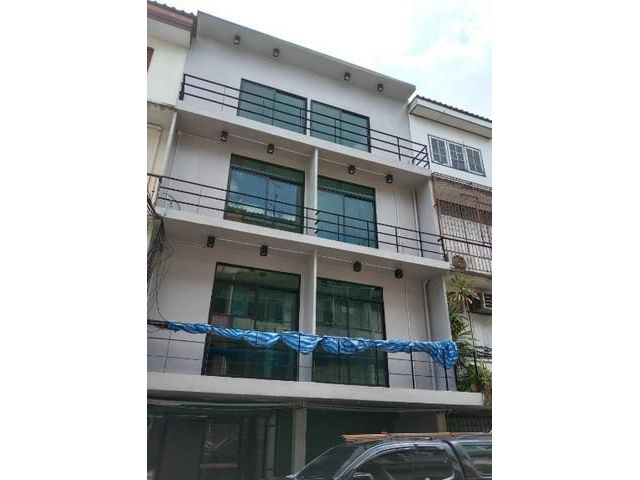 ให้เช่าและขาย อาคาร4 ชั้น  สาธุประดิษฐ์ซอย4