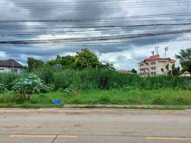 ขายที่ดินปากเกร็ดใกล้แม่น้ำ ติดถนนซอยวัดกู้  เนื้อที่ 1 ไร่เศษ  หน้ากว้าง 80 เมตร ขาย ตร.วา ละ 35,000 บาท