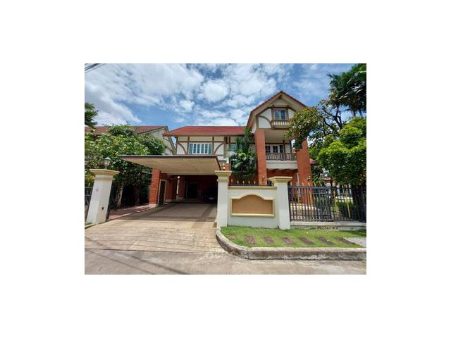 ลัดดารมย์ อิลิแกนซ์  จรเข้บัว ลาดพร้าว กทม