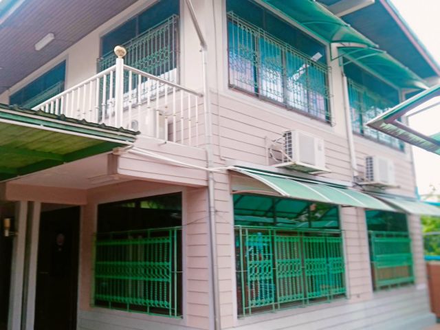 บ้านเดี่ยว 2ชั้นให้เช่า 99 ตรว อยู่ ลาดพร้าว87 ถนน.เลียบทางด่วน- รามอินทรา แขวง.วังทองหลาง  เขต.วังทองหลาง กทม
