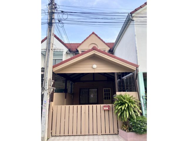 ขายด่วน บ้านรีโนเวท พร้อมเข้าอยู่