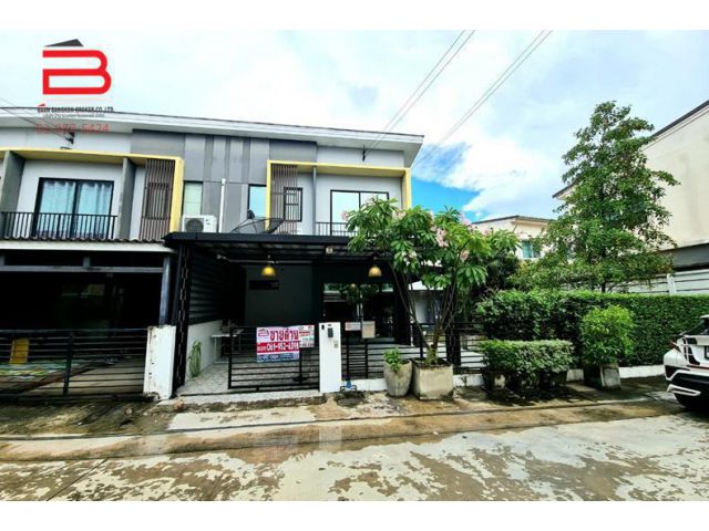 ทาวน์เฮาส์ หมู่บ้าน เดอะคอนเนค เทิดราชัน 31 หลังมุม เนื้อที่ 38.6 ตรว. ถนนเทิดราชัน เขตดอนเมือง
