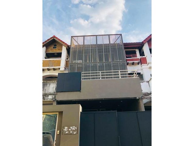 ให้เช่าโฮมออฟฟิศ3ชั้น 350 ตรม. สไตล์ LOFT พระราม 9