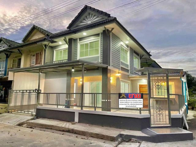 บ้านแฝด 2 ชั้นหลังมุม #หมู่บ้านพฤกษา14A หน้าบ้านหันทิศใต้ไม่ตรงบ้านใครรับลมเย็นสบาย ติดถนนลาดปลาดุก มีรถตู้ผ่าน