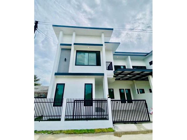 S00636 ขายบ้านแฝด สไตล์โมเดิร์น พิกัดบ้านถวาย