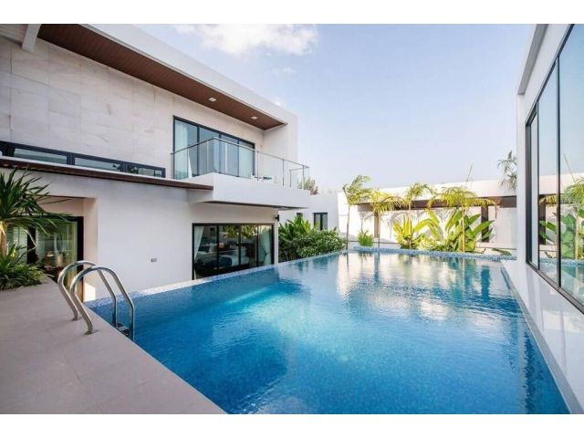 Sale Pool Villas at Movenpick Pattaya by the Beach 100 meters.Modern Fully Furnished Furniture