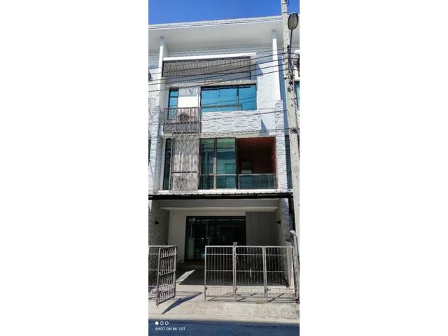 ให้เช่าทาวน์โฮม 3 ชั้น Plex บางนา กม. 5