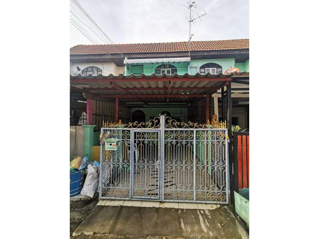 ขายทาวน์เฮ้าส์ 2 ชั้น หมู่บ้านบัวทองแลนด์ นนทบุรี บ้านพร้อมอยู่ เดินทางสะดวก สนใจโทร 061 940 9999