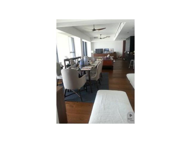 The Met Sathorn 2 Bed 33 mb
