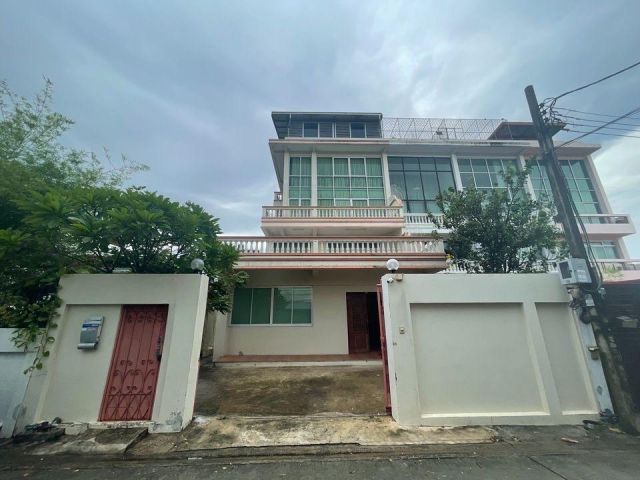 BS439 ขายอาคารสำนักงาน 5ชั้น โฮมออฟฟิศ ปุณณวิถี21