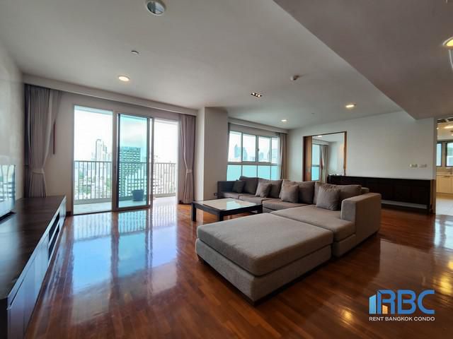 Chotiyakorn Apartment near BTS Asoke, Pet friendly