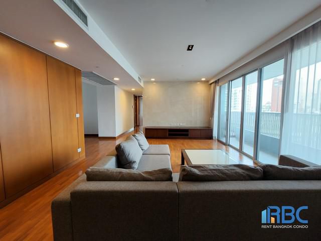 Chotiyakorn Apartment near BTS Asoke, Pet friendly