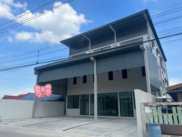 ขาย ตึก 3 ชั้น อาคาร  ออฟฟิศ สำนักงาน ย่านคลอง 4 ลาดสวาย  ลำลูกกา