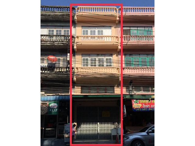 ขายอาคารพาณิชย์พร้อมอยู่ 3 ชั้น เพชรเกษม 81