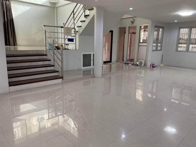 EPL-HR1300 บ้านเดี่ยว 2 ชั้น อารีน่าการ์เดนท์