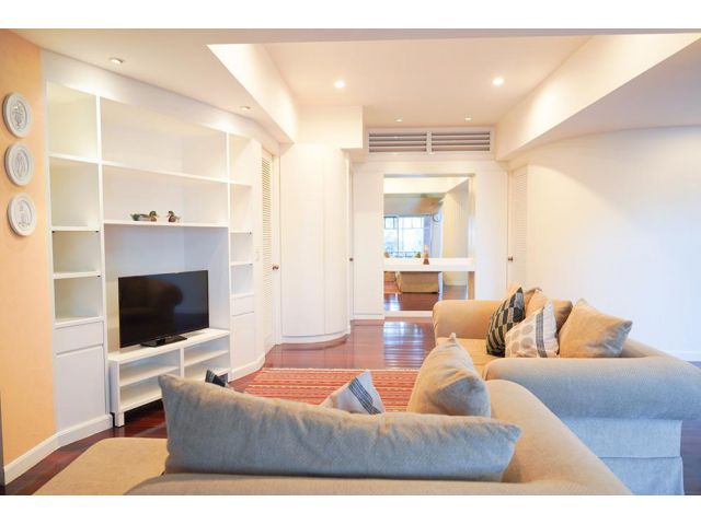 ขายคอนโดหรู คอนโดจินดารักษ์ ชะอำ Low Rise Condominium 2 ชั้น ติดกับชายหาด สนใจโทร 093 656 5463