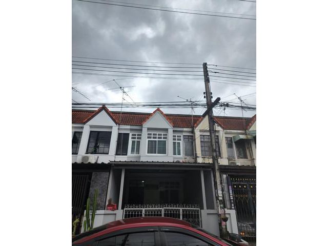 ขายทาวน์เฮ้าส์  2 ชั้น มบ.อยู่เจริญ คลองสอง