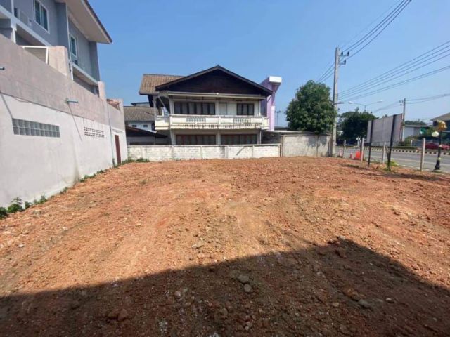 ขายที่ดินเมืองเชียงใหม่ เส้นนิมมาน-กองบิน 41 เนื้อที่ 81 ตร.ว. ใกล้มหาวิทยาลัยเชียงใหม่ เหมาะสำหรับลงทุน