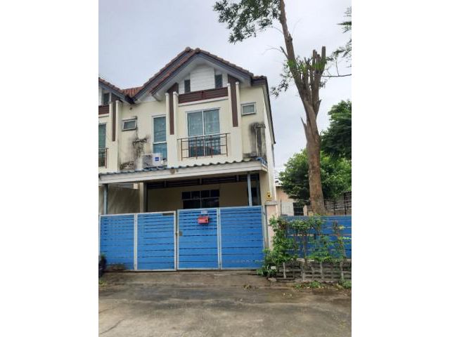 หมู่บ้าน เดอะทาวน์  ซอยพหลโยธิน 52,54 ใกล้ตลาดยิ่งเจริญ บ้านหลังมุม อนุญาตเลี้ยงสัตว์ พร้อมเข้าอยู่