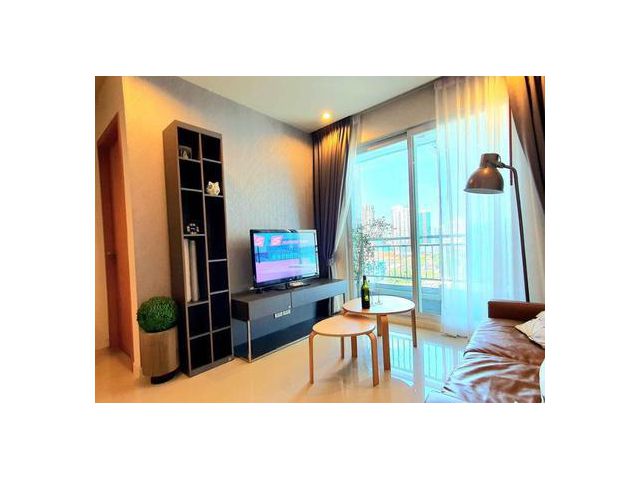 Circle Condominium 1 Bed 4.85 mb