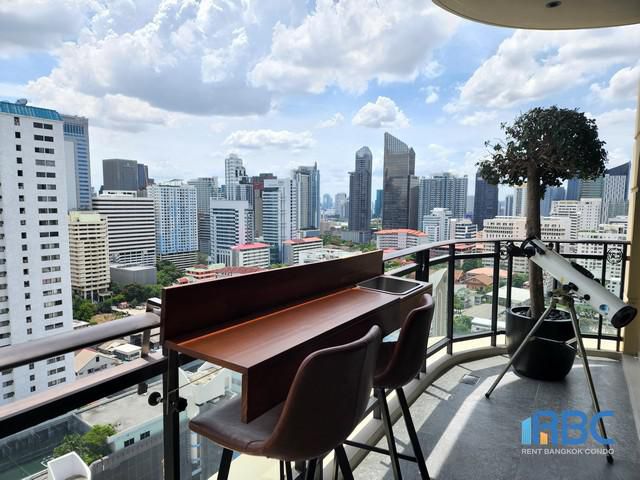 Condo Royce Private Residences near BTS PhromPhong
