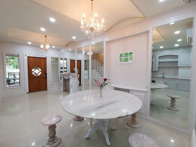 Baan Klangkrung Grande Vienna Rama 3