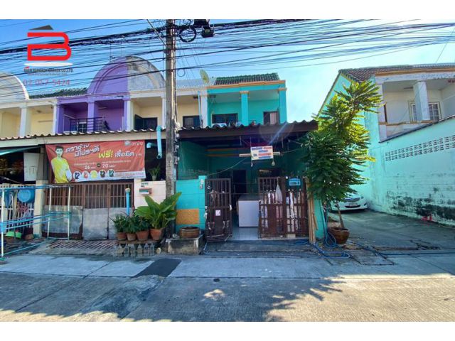 ทาวน์เฮาส์ หลังริม หมู่บ้าน มารวย 1 เนื้อที่ 17 ตรว. ถนนพหลโยธิน เขตสายไหม