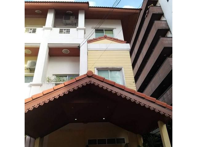ให้เช่าทาวน์เฮ้าส์ หมู่บ้านปริญลักษณ์ นวมินทร์