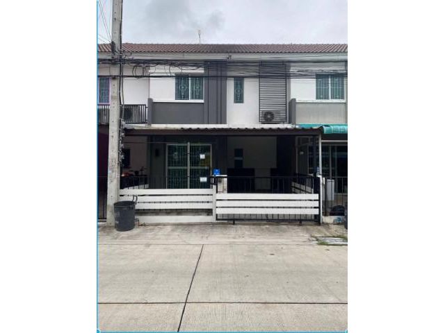 ให้เช่าทาวน์เฮ้าส์ 2 ชั้นในหมู่บ้านพฤกษา 86 ถนนศรีวารีน้อย ซอย ลาดกระบัง54
