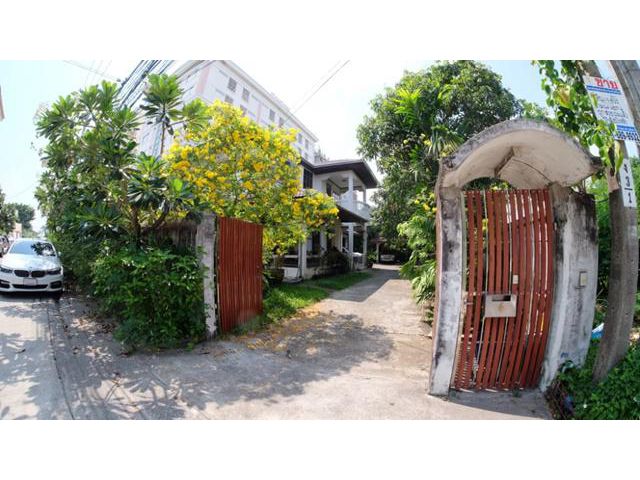 รร.นานาชาติบรอมส์โกรฟซ.รามคำแหง2ชั้น 4นอน 200ตรว