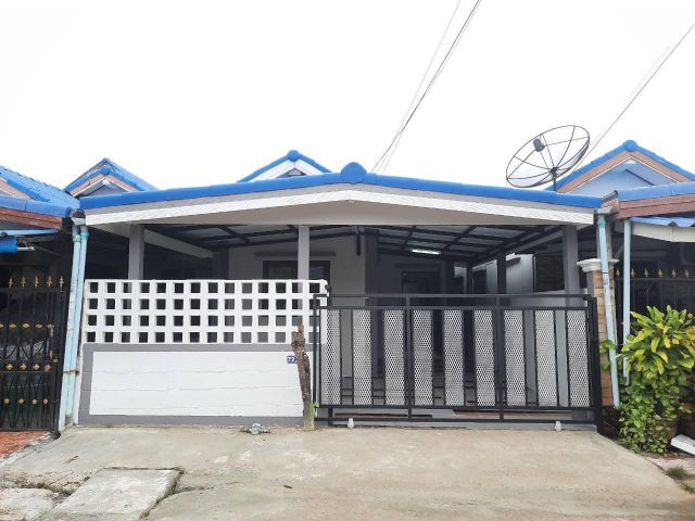 บ้านชั้นเดียว #หมู่บ้านอมรทรัพย์ รีโนเวทใหม่พร้อมอยู่ ปูกระเบื้องใหม่แล้วทั้งหลัง ต่อเติมเต็มโรงจอดรถพร้อมปูกระเบื้อง