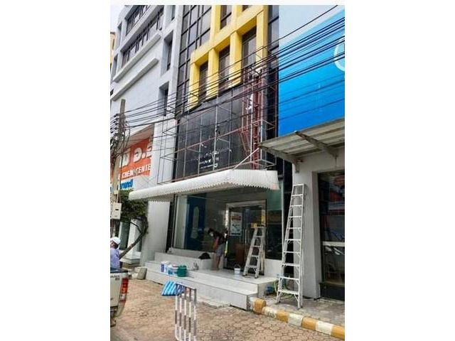 ให้เช่าอาคาร3ชั้น ติดถนนลาดพร้าว ใกล้BTS
