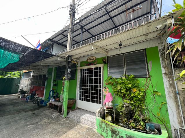ขายด่วน ทาวน์เฮ้าส์ 3 หลังติด 119 ตร.ว. ซ.กรุงธนบุรี 6 แยก 5 คลองสาน กรุงเทพฯ พร้อมกิจการห้องพัก