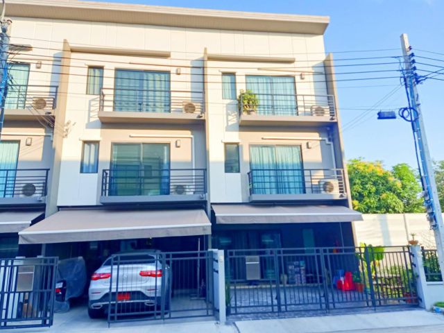 ขาย ทาวน์โฮม 3 ชั้น บ้านกลางเมือง ปิ่นเกล้า-จรัญ นนทบุรี Baan Klang Muang Pinklao-Charan