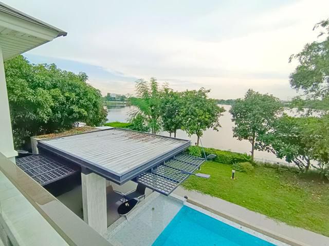 รังสิต คฤหาสน์หรู Lake Pool Villa ม.กรุงเทพ