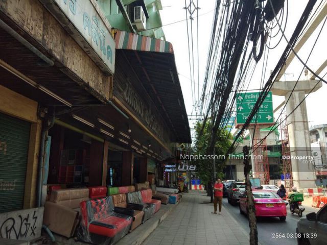 ขายอาคารพาณิชย์5ชั้น ติดถนนลาดพร้าว บางกะปิ กทม.