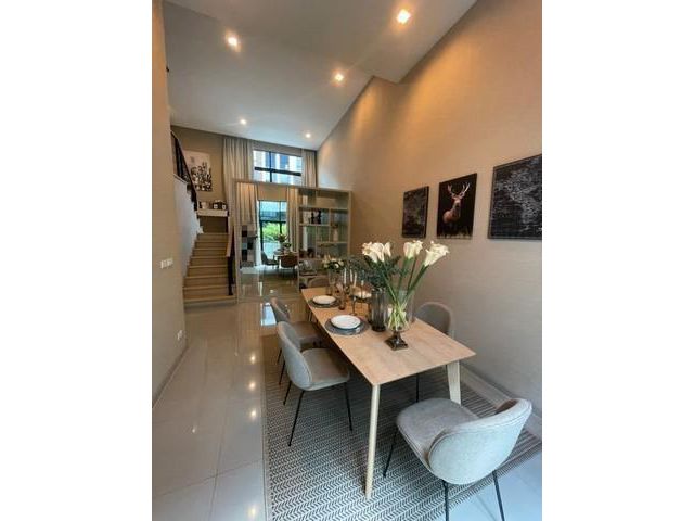 PK ขาย ทาวน์โฮม 3.5 ชั้น หมู่บ้าน อาร์เด้น พัฒนาการ 20 ( Arden Phatthanakan ) ใกล้ โรงเรียนนานาชาติคริสเตียนกรุงเทพ สายไ