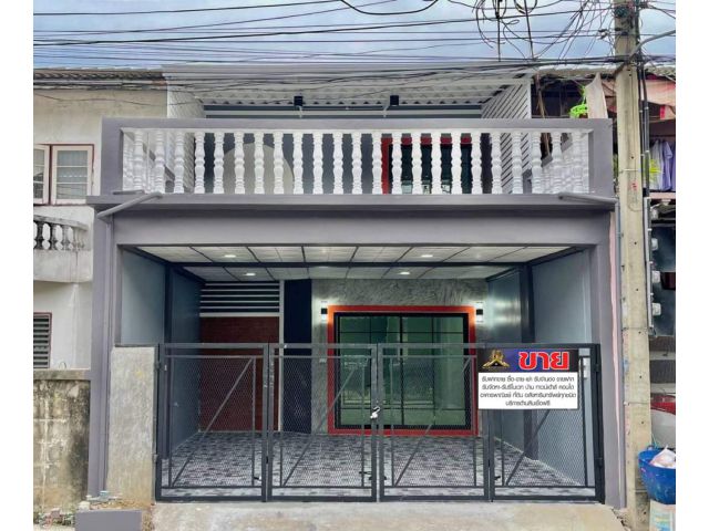 ทาวน์เฮาส์ 2 ชั้น #หมู่บ้านจันทิมาธานี ต่อเติมระเบียงหน้าบ้านกว้างสามารถต่อเติมห้องได้ รับลมเย็นสบาย ทำเลดีติดถนนกาญจนาฯ