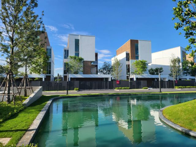 ให้เช่าบ้าน VIVE พระราม 9 บ้านเดี่ยว 3 ชั้น วิวสนามกอล์ฟ!!