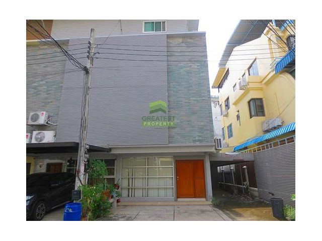 ขายด่วน ทาวน์โฮม 3 ชั้น โครงการ ทาวน์อินทาวน์ 2 ซอยศรีวรา เนื้อที่ 36.40 ตร.ว แปลงริม ทำเลดี ใกล้เลียบทางด่วนรามอินทรา เ