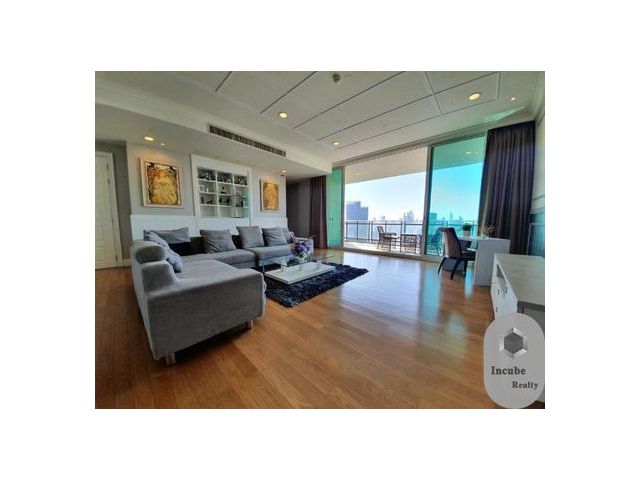 Royce Private Residence Sukhumvit31 4 Bed 55.55 mb